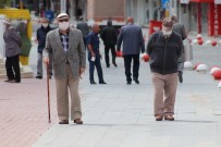 Karaman'da 65 Yaş Üstü Vatandaşlar İznin Tadını Çıkardı