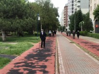 Kayseri'de 65 Yaş Üstü Vatandaşlar, İzinlerinde Parklara Akın Etti