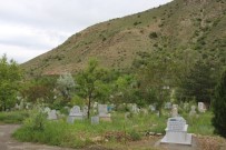 Oltu Cankurtaran Mezarlığı Ziyaretçisiz Kaldı