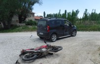 Şuhut'ta Motosiklet İle Otomobil Çarpıştı Açıklaması 1 Yaralı