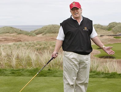 Trump'ın golf oynaması tepki çekti!