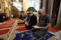 Filistin'de Yeniden Açılan Camide İsrail Güçleri 50 Kişinin Namaz Kılmasına İzin Verdi