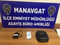 Park Halindeki Araçtan Hırsızlık Şüphelileri Yakalandı