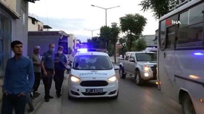 Adana'da Tarım İşçilerini Taşıyan Servis Araçları Çarpıştı Açıklaması 12 Yaralı
