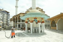 Küçükçekmece'de Camiler Dezenfekte Edildi