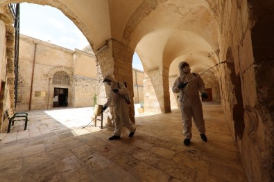 Mardin'de İbadete Açılacak Camiler Dezenfekte Edildi
