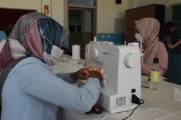 Öğretmenler LGS'ye Girecek Öğrenciler İçin Maske Dikimine Başladı