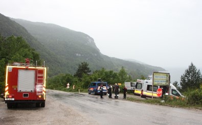 Aynı Yerde Peş Peşe İki Trafik Kazası Açıklaması 5 Yaralı