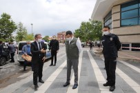 Hacılar'da Sosyal Mesafeli İlk Cuma Namazı Coşkuyla Kılındı