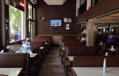 İran'da Son 24 Saatte Korona Virüsten 50 Kişi Öldü