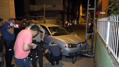 Silah Sesi İhbarına Giden Polis Ekipleri Kurşunlanmış Otomobili Buldu