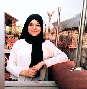 Sokak Ortasında Öldürülen Genç Kız Toprağa Verildi