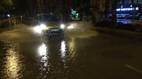 Antalya'da Sağanak Yağış Etkili Oldu