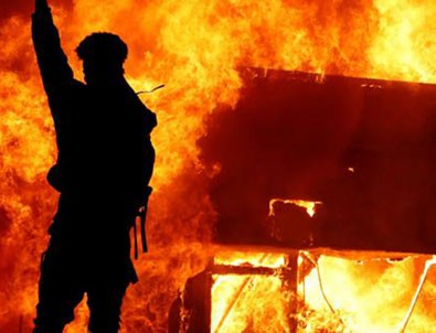 ABD'de sokaklar savaş alanına döndü!