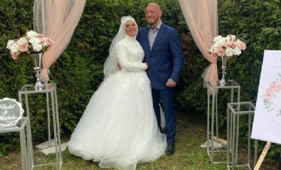 Dünyaca ünlü dövüşçünün nişanlısı da Müslüman oldu