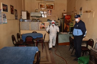 İnönü'de Kahvehaneler Dezenfekte Edildi