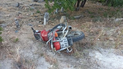 Karaman'da Yürüyüş Yapan Kadınlara Motosiklet Çarptı Açıklaması 4 Yaralı