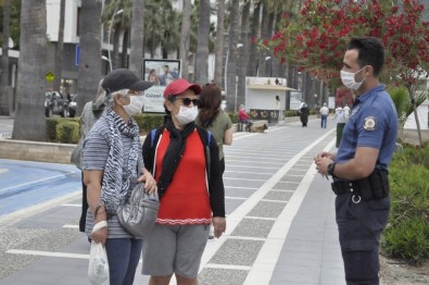 Yaşlılar Marmaris'te Keyifli Dakikalar Yaşadı