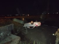 Devrilen Otomobildeki 3 Kişi Yaralandı