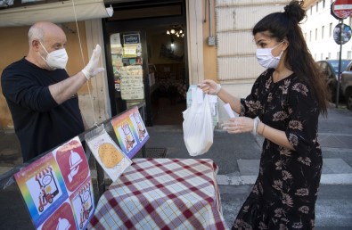 İtalya'da Son 24 Saatte Korona Virüsten 195 Ölüm