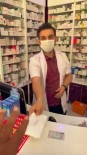 Türkiye Aşığı Fransız'dan Marketten Sonra Eczaneden Kimlikle Maske Alma Videosu