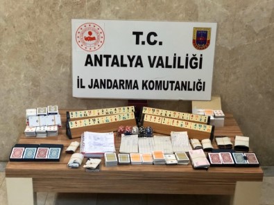 Alanya'da Kumarhaneye Çevrilmiş Lüks Villaya Baskın
