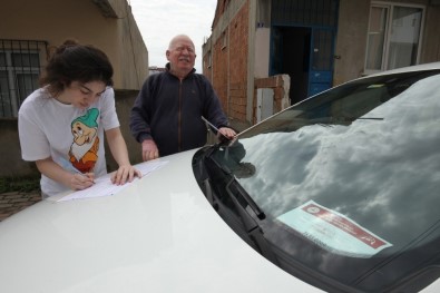 Bankaya Gidemeyen Görme Engelli Vatandaşın Yardım Çağrısı Karşılıksız Kalmadı
