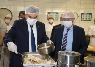 Birecik'teki Vatandaşlara Gıda Yardımı