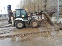 Köprüköy'de Yoğun Yağış Sele Neden Oldu Haberi
