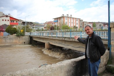 Oltu Çayı'nın Debisi Yükseldi