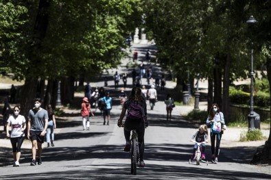 İtalya'da Son 24 Saatte Korona Virüsten 194 Ölüm
