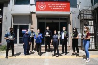 İzmir Ekonomili Gençler, Anneler Günü'nde Yaşlıları Unutmadı