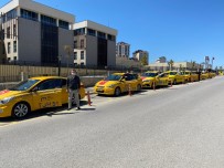 Sultanbeyli'de Taksicilerden Sağlıkçılara Ücretsiz Taşıma Hizmeti