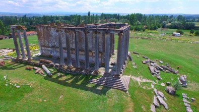 Aizanoi Antik Kenti Ziyarete Açıldı