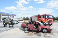 Aksaray'da Otomobil Yangını