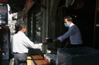 İş Yerini Açtı Vatandaşa Çorba Dağıttı