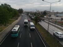 İzmir'de Kısıtlama Bitti, Trafik Başladı