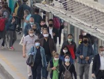 CEVIZLIBAĞ - Normalleşmenin ilk gününde metrobüslerdeki yoğunluk vatandaşı isyan ettirdi
