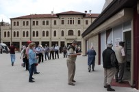 65 Yaş Üstü Vatandaşlar Kart Aktifleştirme Kuyruğu