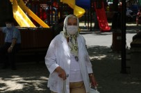 65 Yaş Üstü Vatandaşlar Sokakta