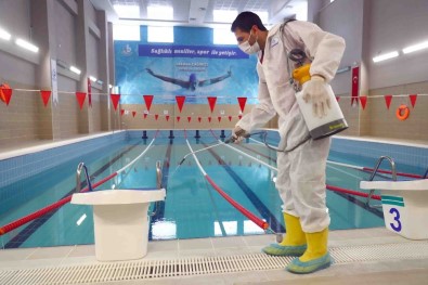 Bağcılar'da Havuzlar Kapılarını Yeniden Açıyor