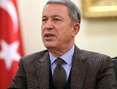 Bakan Akar o soruyu yanıladı!