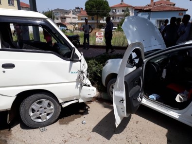 Kamyonetle Otomobil Çarpıştı Açıklaması 7 Yaralı