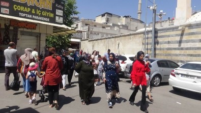 Kilis'te Caddeler Hareketlendi