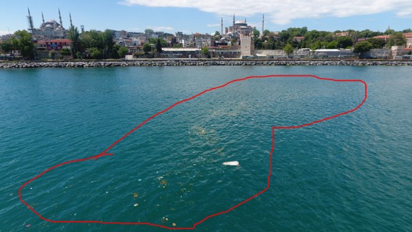 İBB'nin hizmetsizliği boğazı çöplüğe döndürdü!