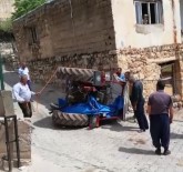 Batman'da Freni Boşalan Traktör Devrildi