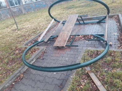 Bingöl'de Parklar Tahrip Edildi