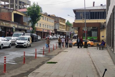 Bulanık'ta Bazı Cadde Ve Sokaklarda Maske Takma Zorunluluğu Getirildi