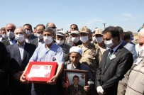 (Düzeltme) Şehit Cenazesi Tekbir Ve Sloganlarla Uğurlandı