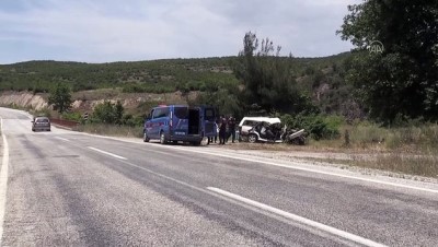 Balıkesir'de Otomobil Köprünün Korkuluklarına Çarptı Açıklaması 6 Ölü